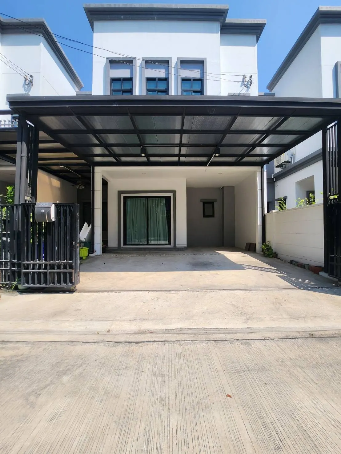 Townhouse · 3 bd · 3 ba · 130 m²