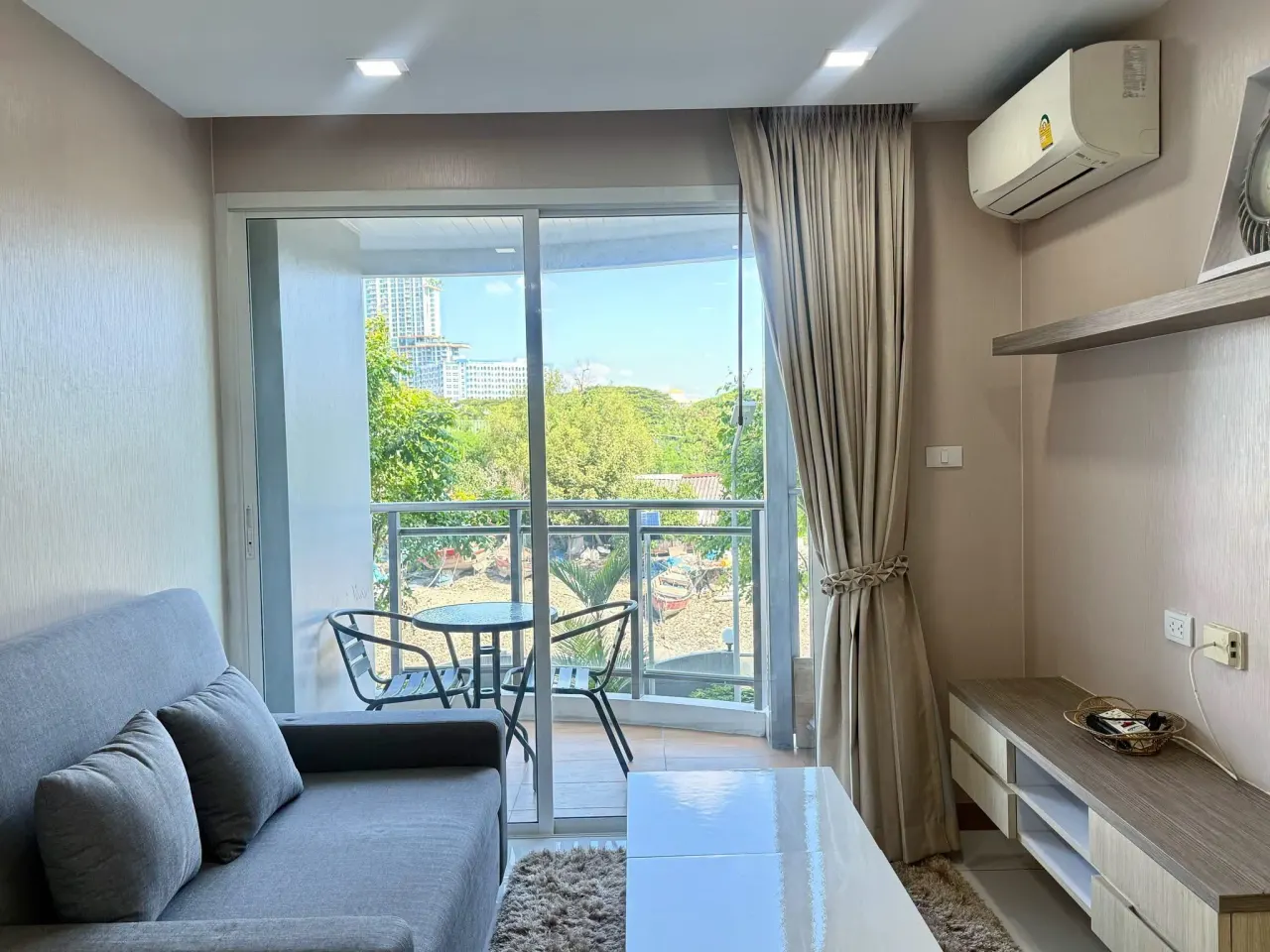 1 bd · 1 ba · 40 m²