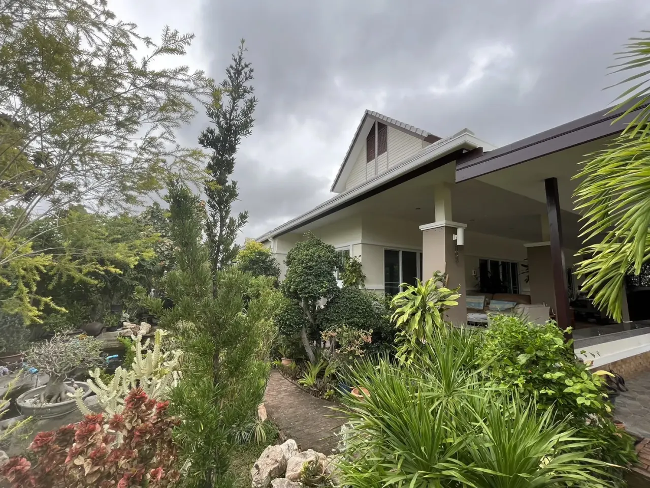 House · 3 室 · 3 卫 · 200 m²