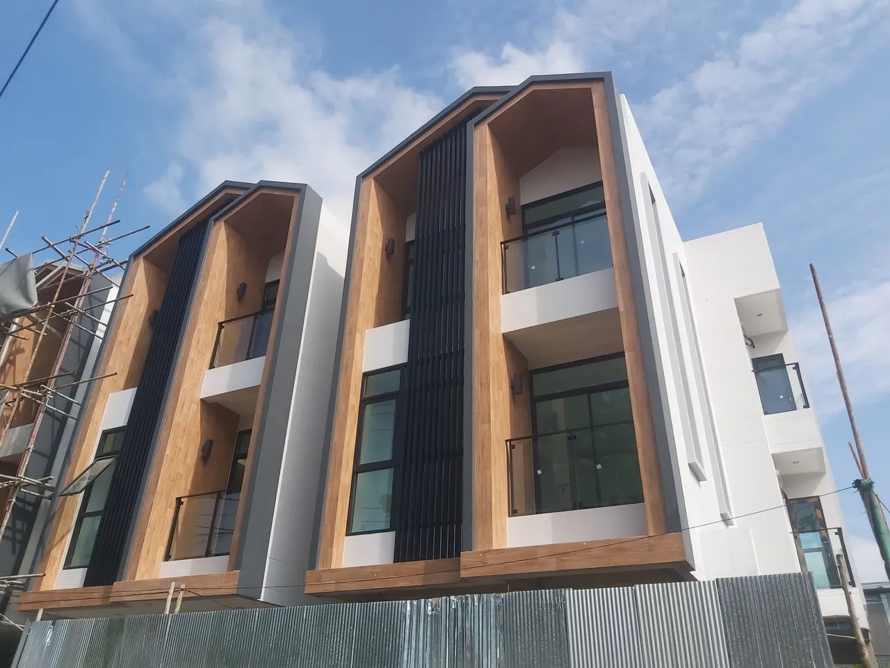 Modern Life HOME @ Sutthisan