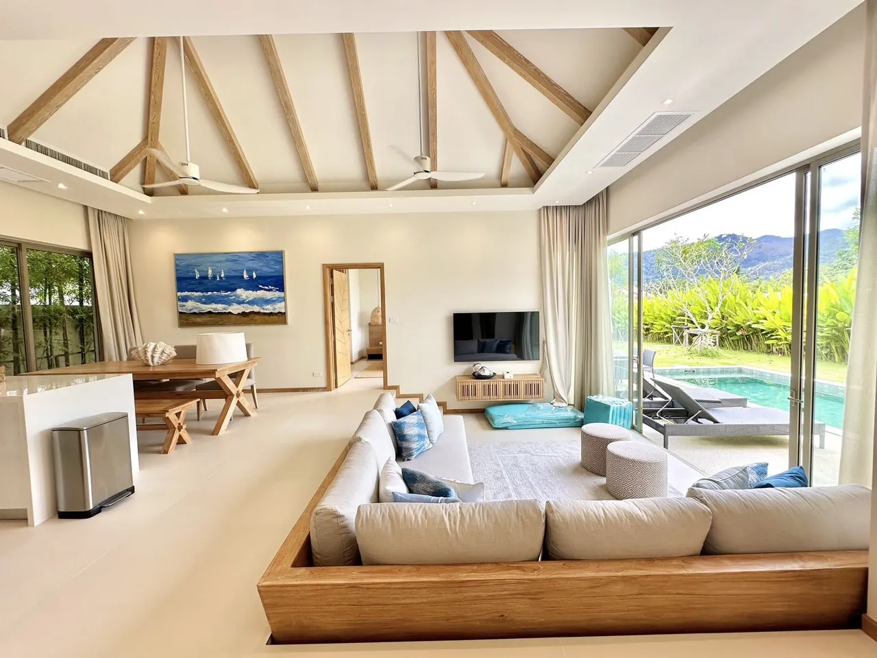 Villa · 3 ห้องนอน · 3 ห้องน้ำ · 239 m²