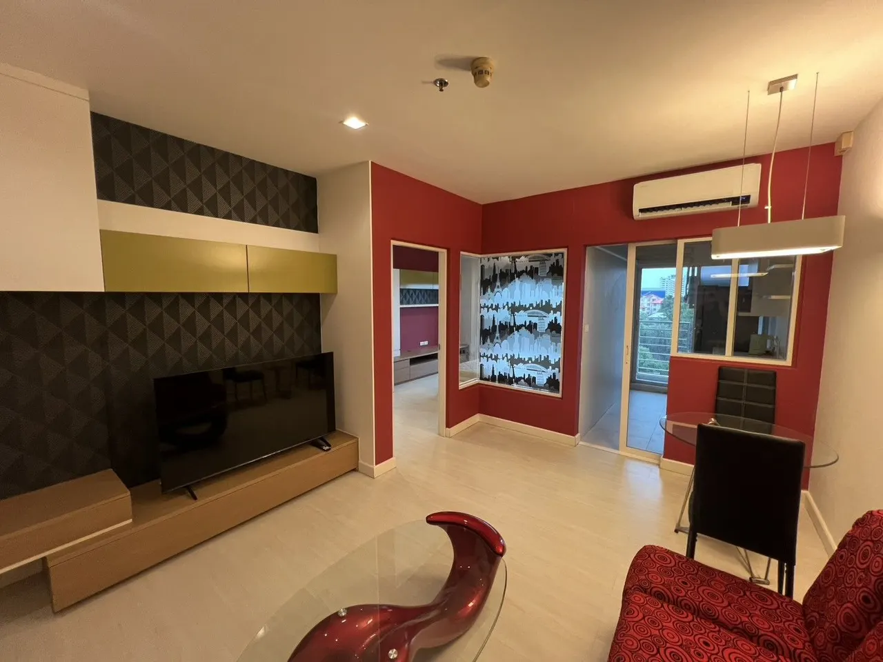 1 ห้องนอน · 1 ห้องน้ำ · 41 m²