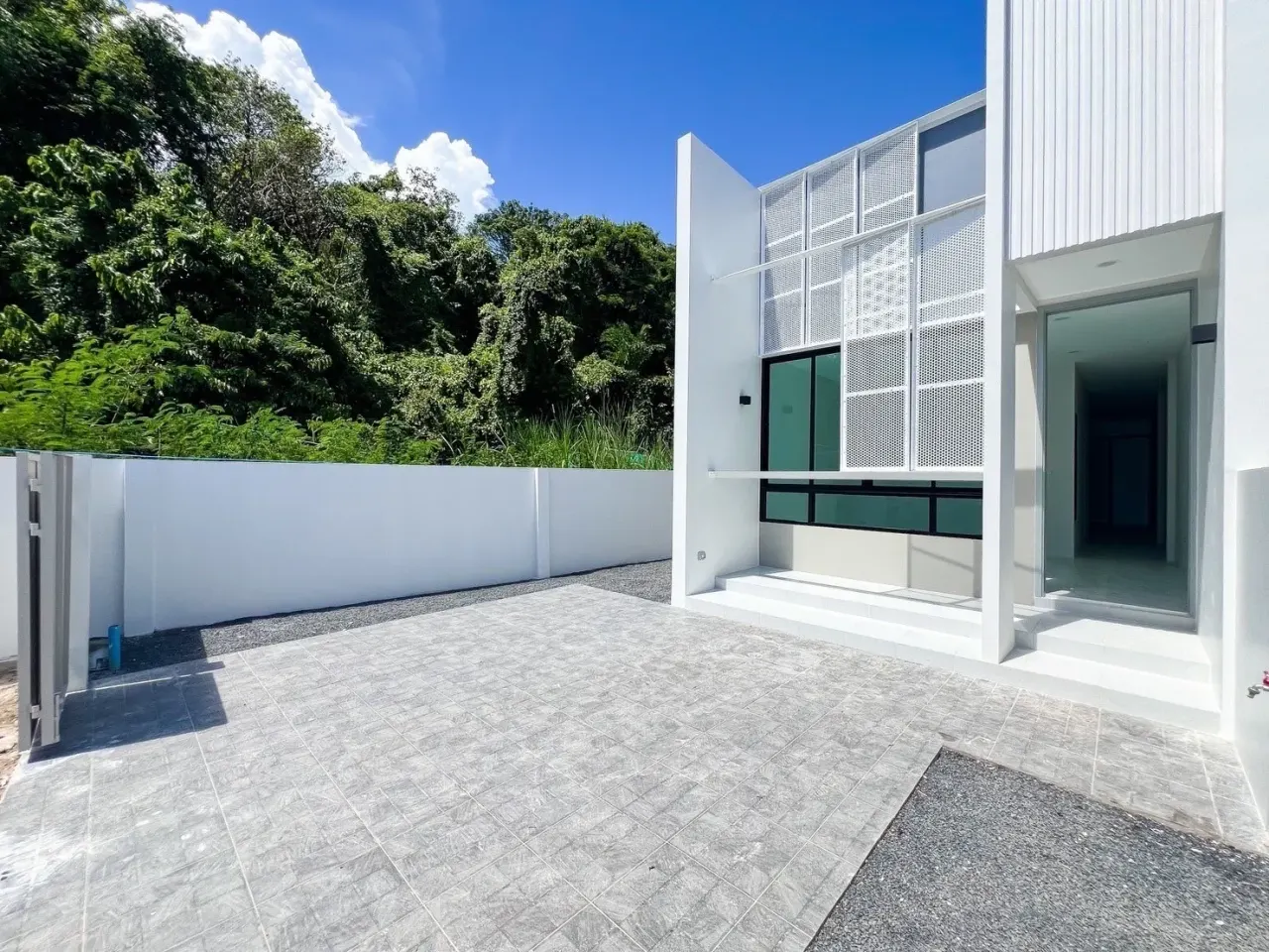 Modern Townhouse in Kuku