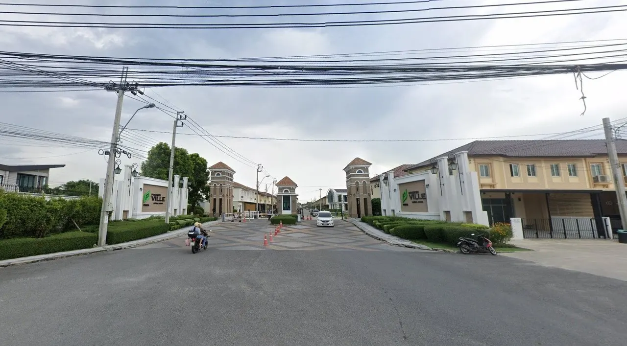 Pruksa Ville Ramkhamhaeng-Wongwaen (Mistine)