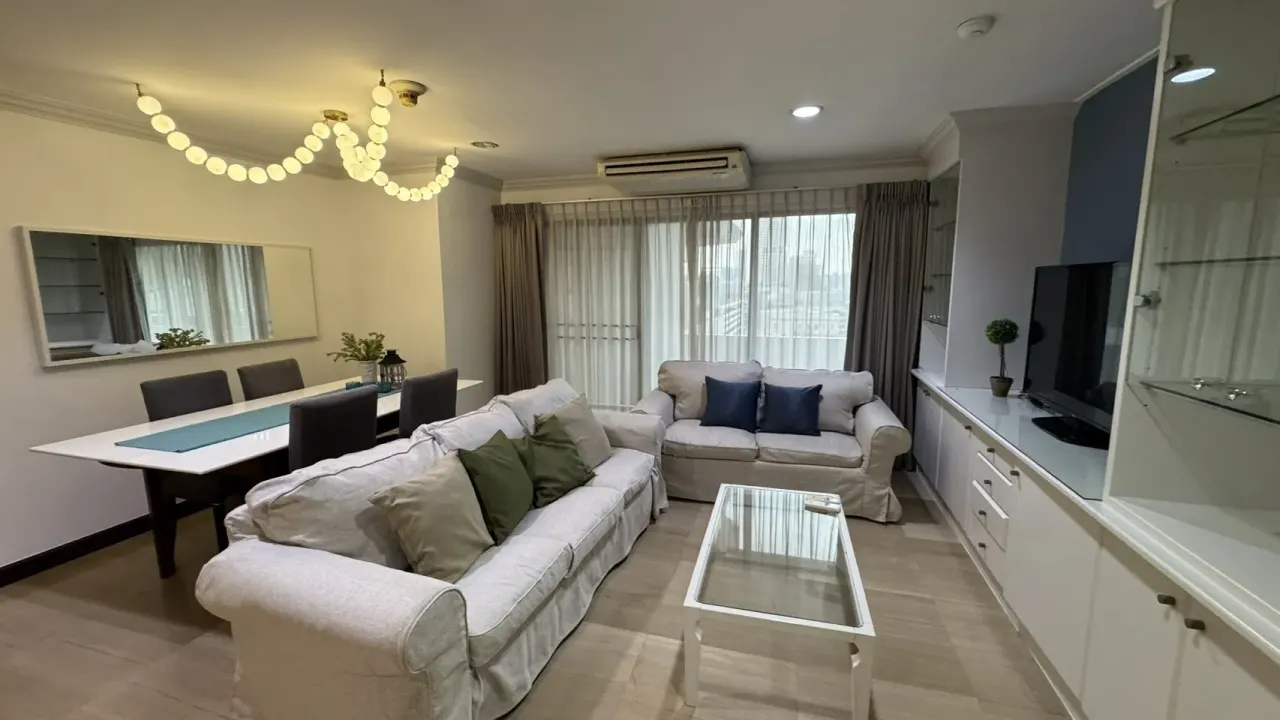 3 ห้องนอน · 3 ห้องน้ำ · 164 m²