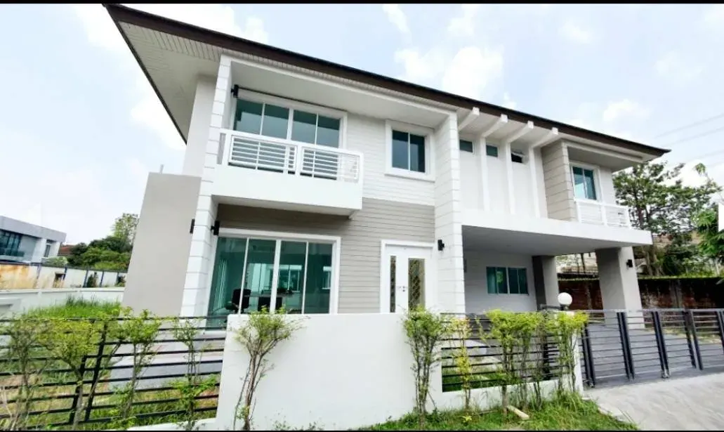 House · 3 室 · 5 卫 · 400 m²