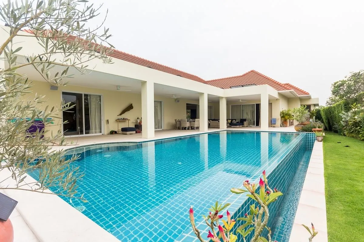 Villa · 3 ห้องนอน · 4 ห้องน้ำ · 400 m²