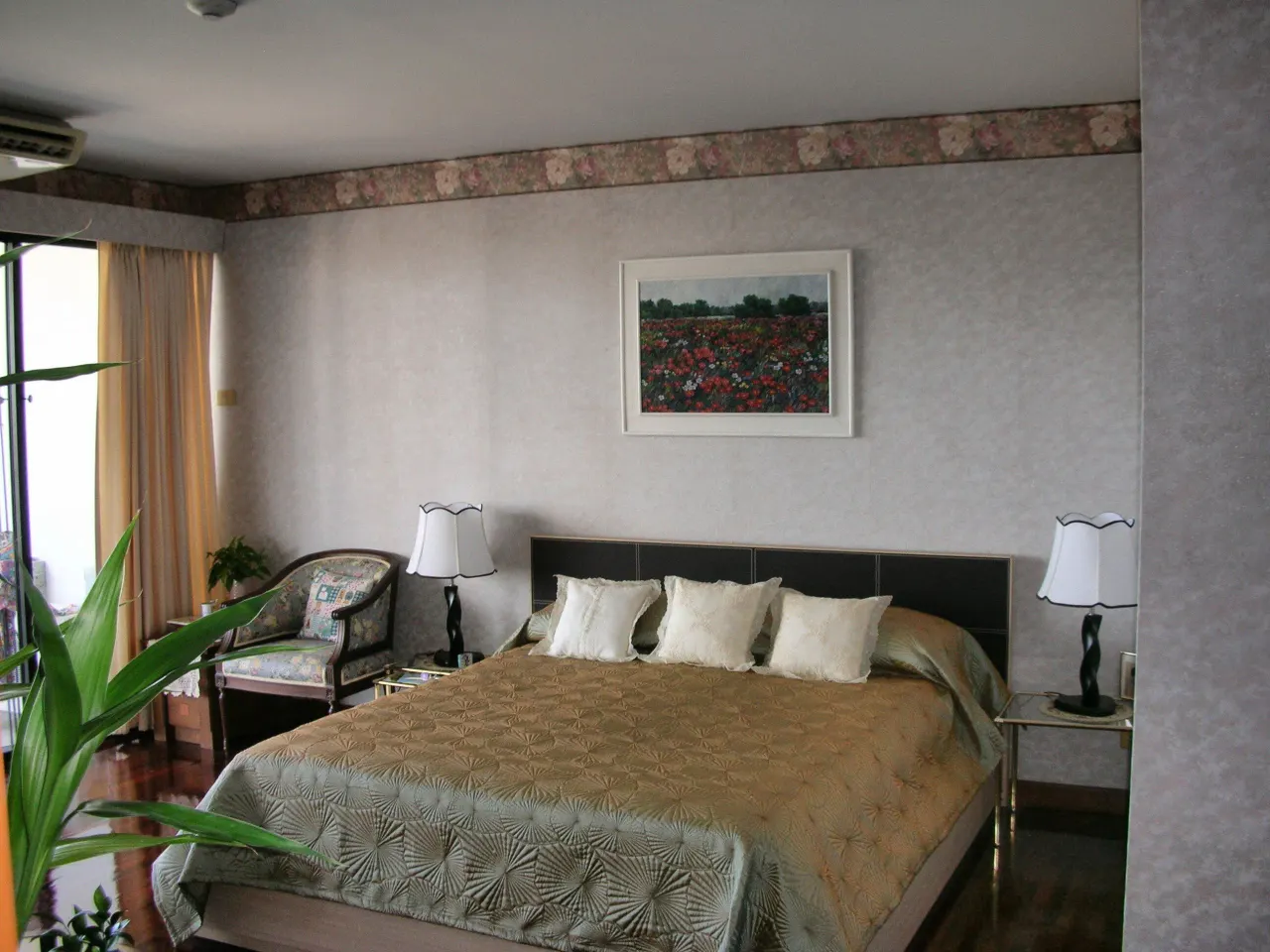 2 bd · 3 ba · 163 m²