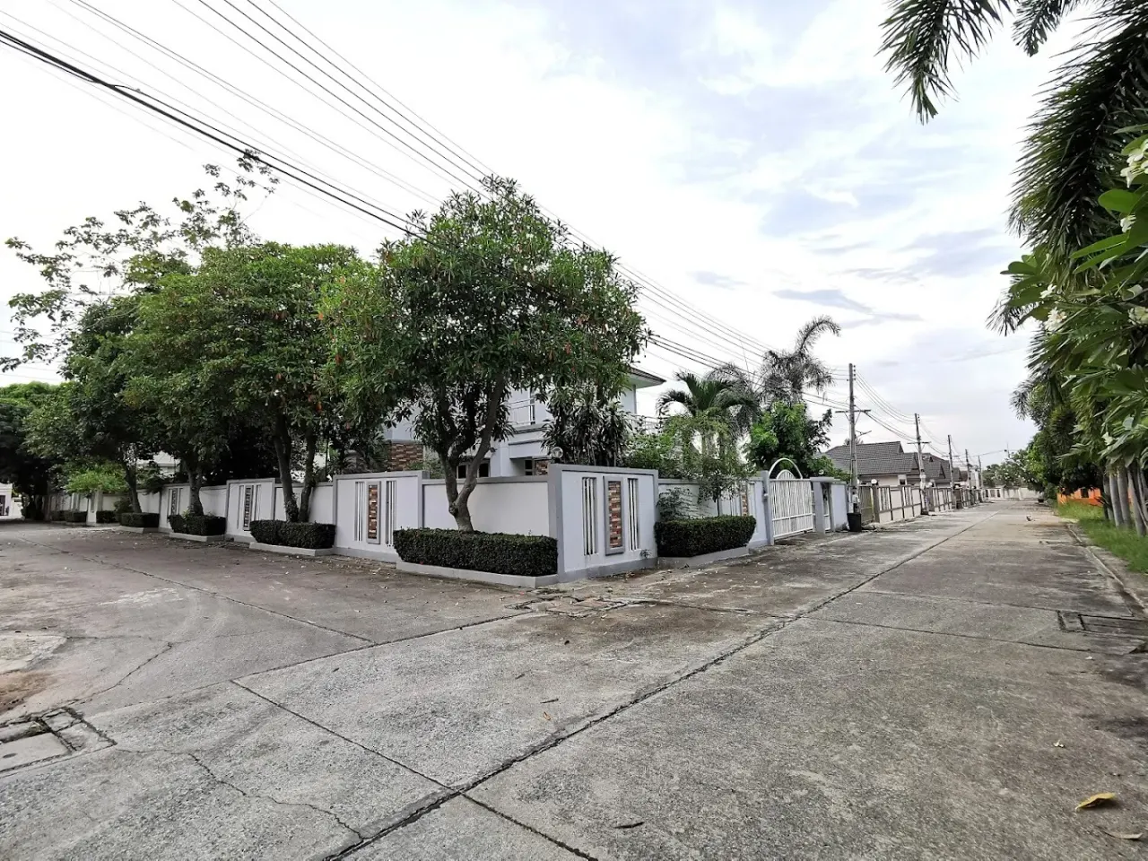 Ta Tawan Village