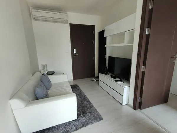Condo · 1 室 · 1 卫 · 32 m²