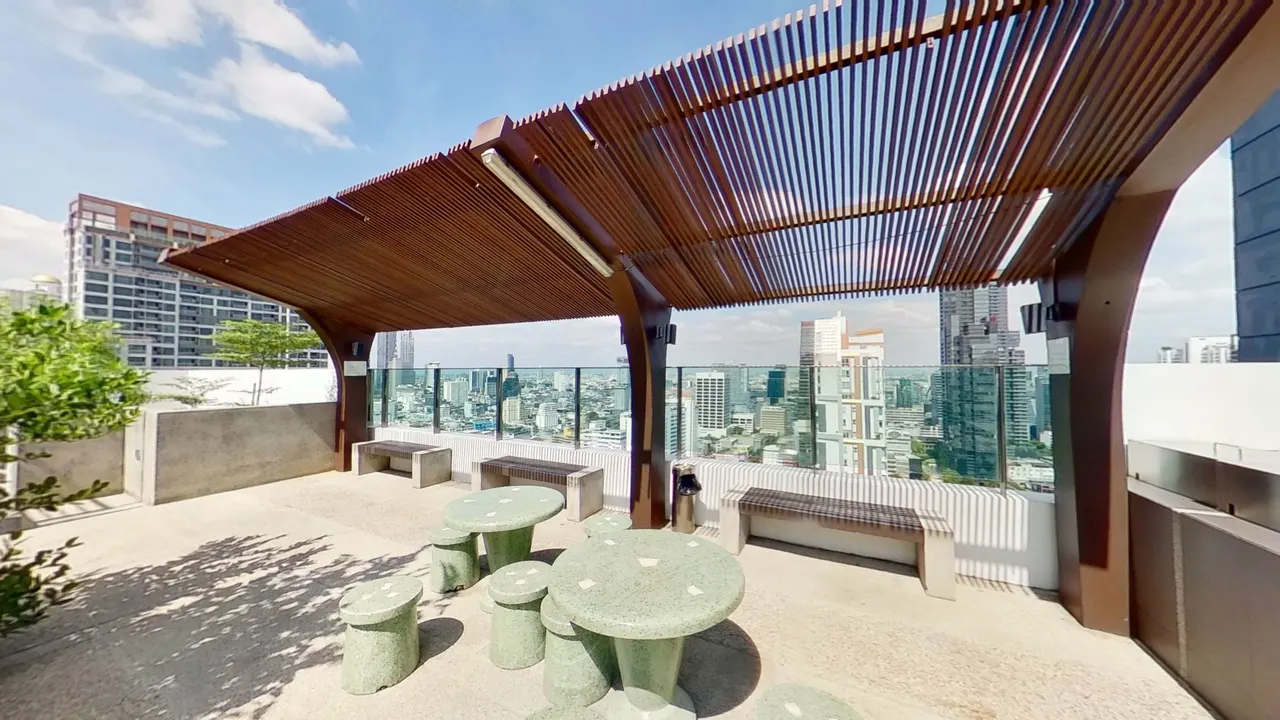 Life At Sathorn 10