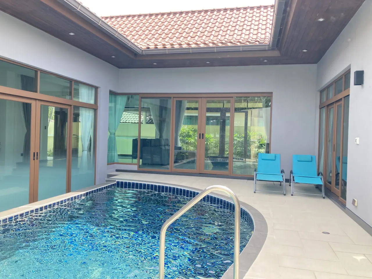 Villa · 2 сп. · 2 ванн. · 328 m²