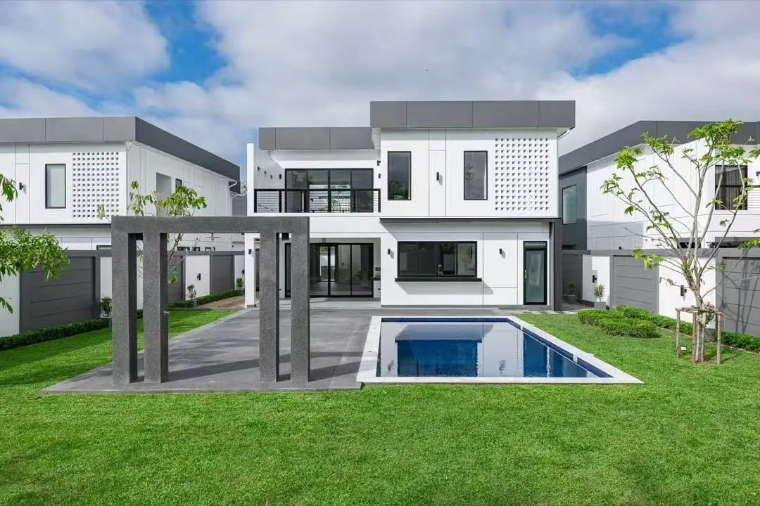 Villa · 4 室 · 4 卫 · 208 m²