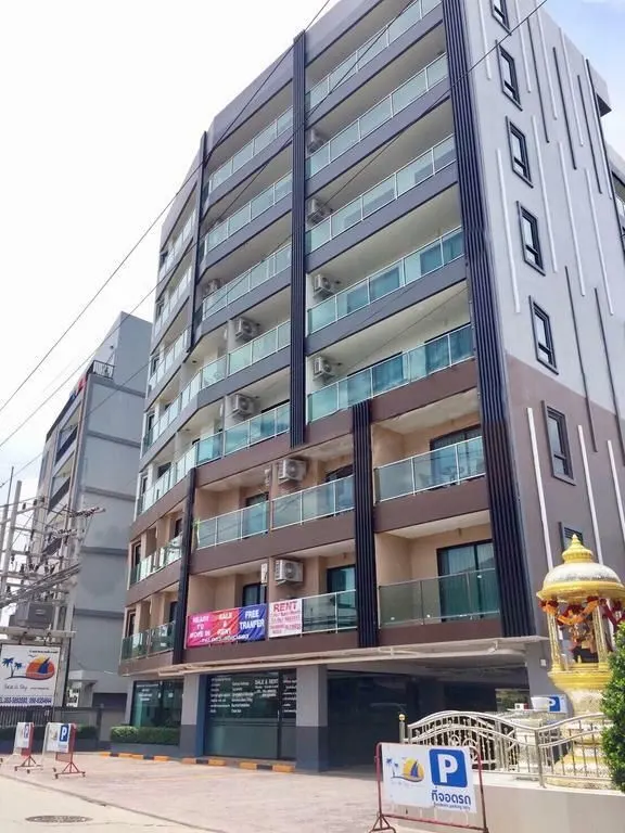 Sea and Sky Condo Bangsaray