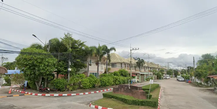 Grand Harbour Sriracha