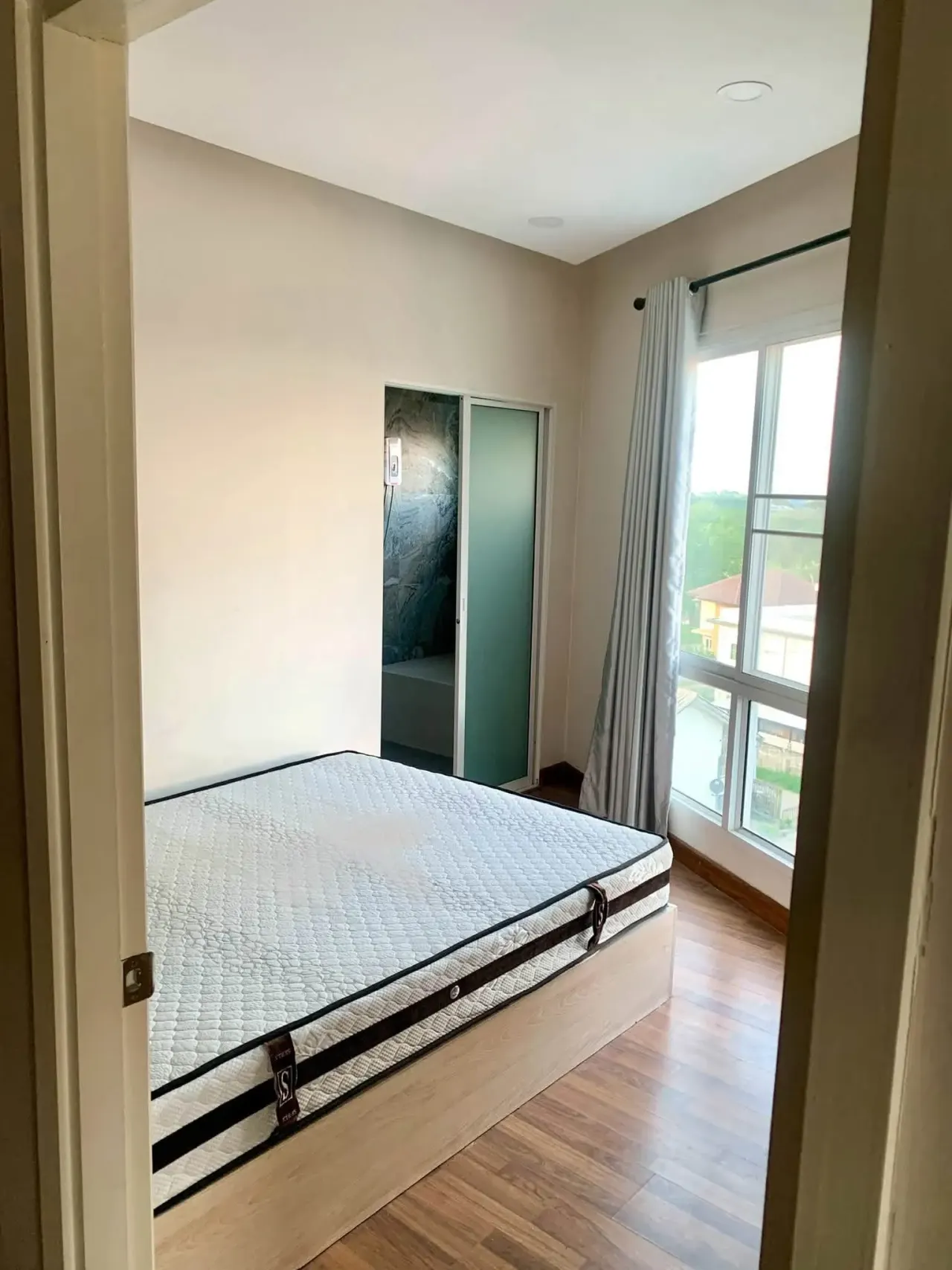 1 ห้องนอน · 1 ห้องน้ำ · 33 m²