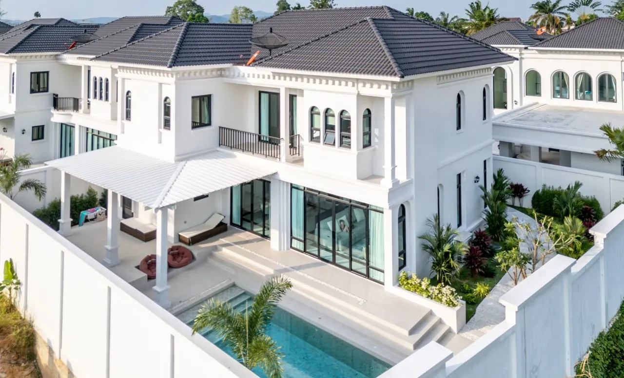 Villa · 3 ห้องนอน · 3 ห้องน้ำ · 370 m²