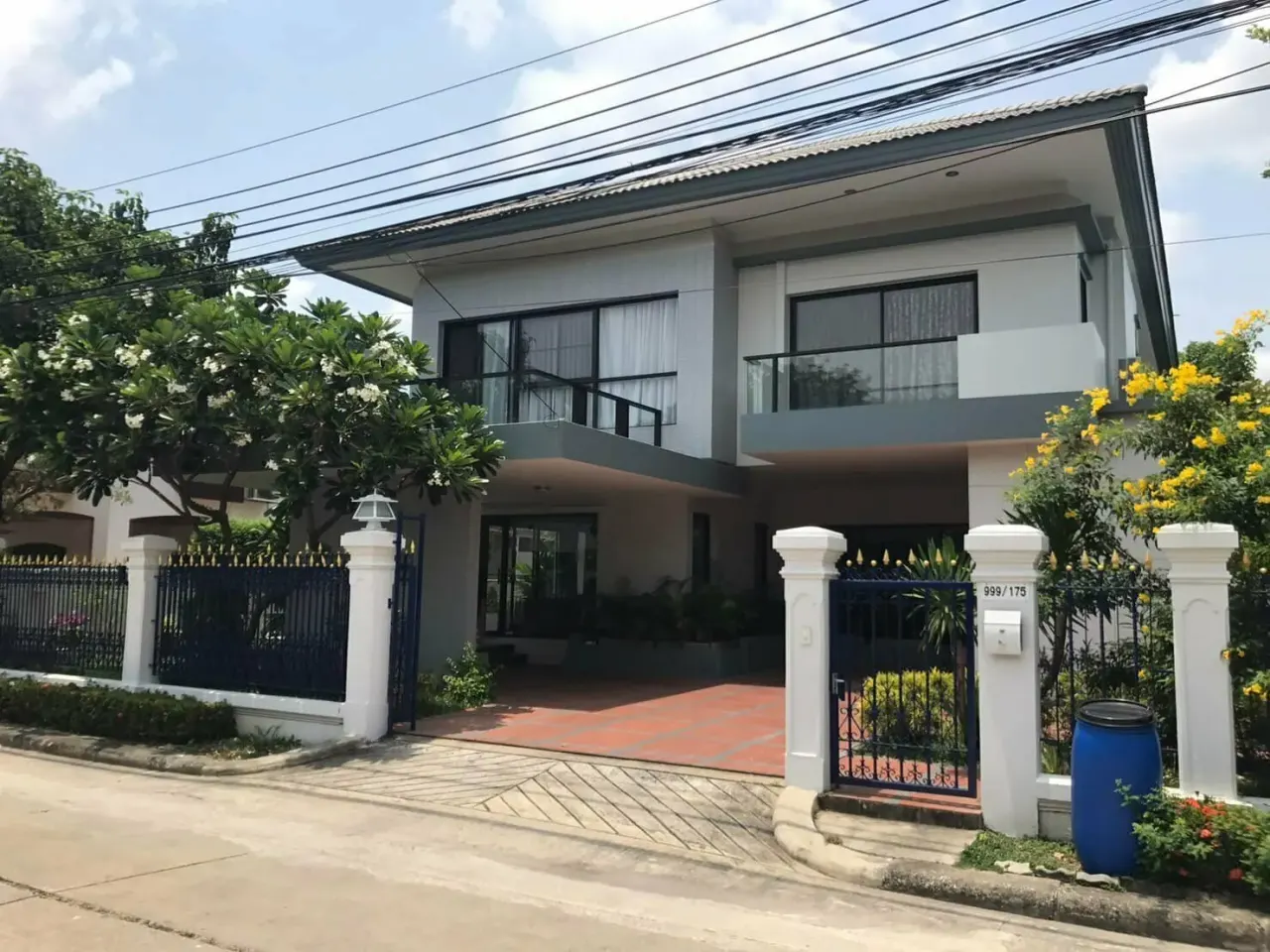 Kesinee Ville Ratchada-Meng jai
