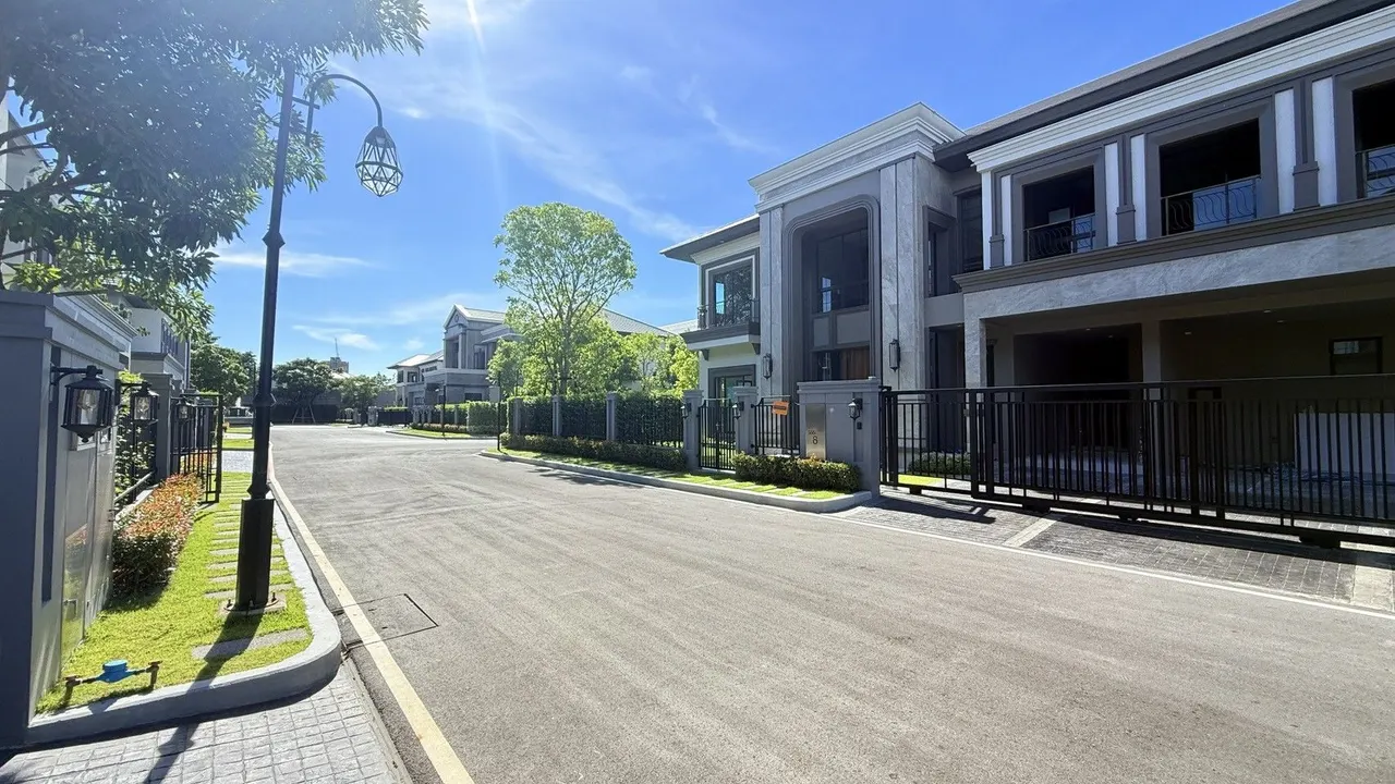 House · 4 室 · 5 卫 · 439 m²