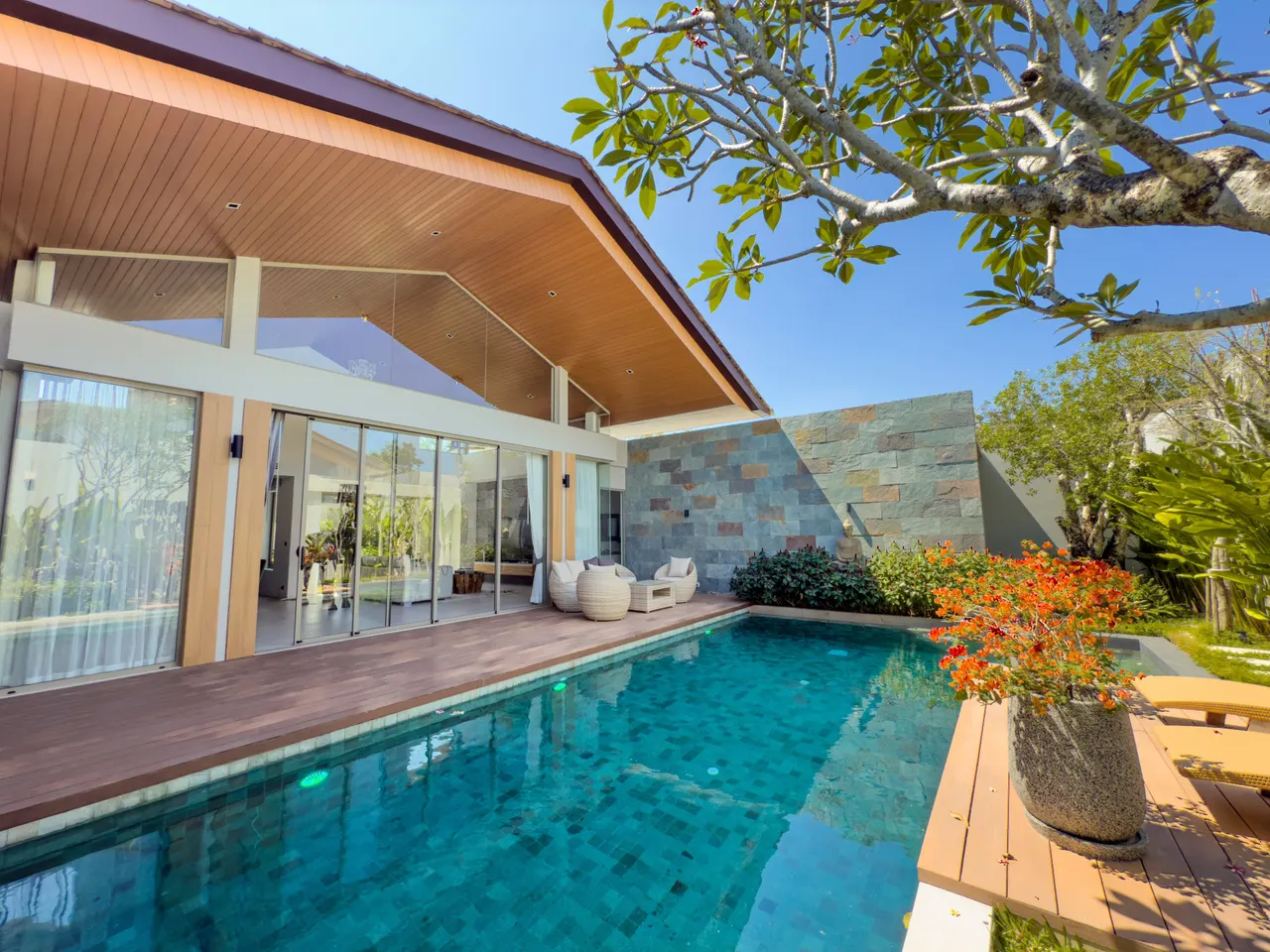 Villa · 3 室 · 4 卫 · 360 m²