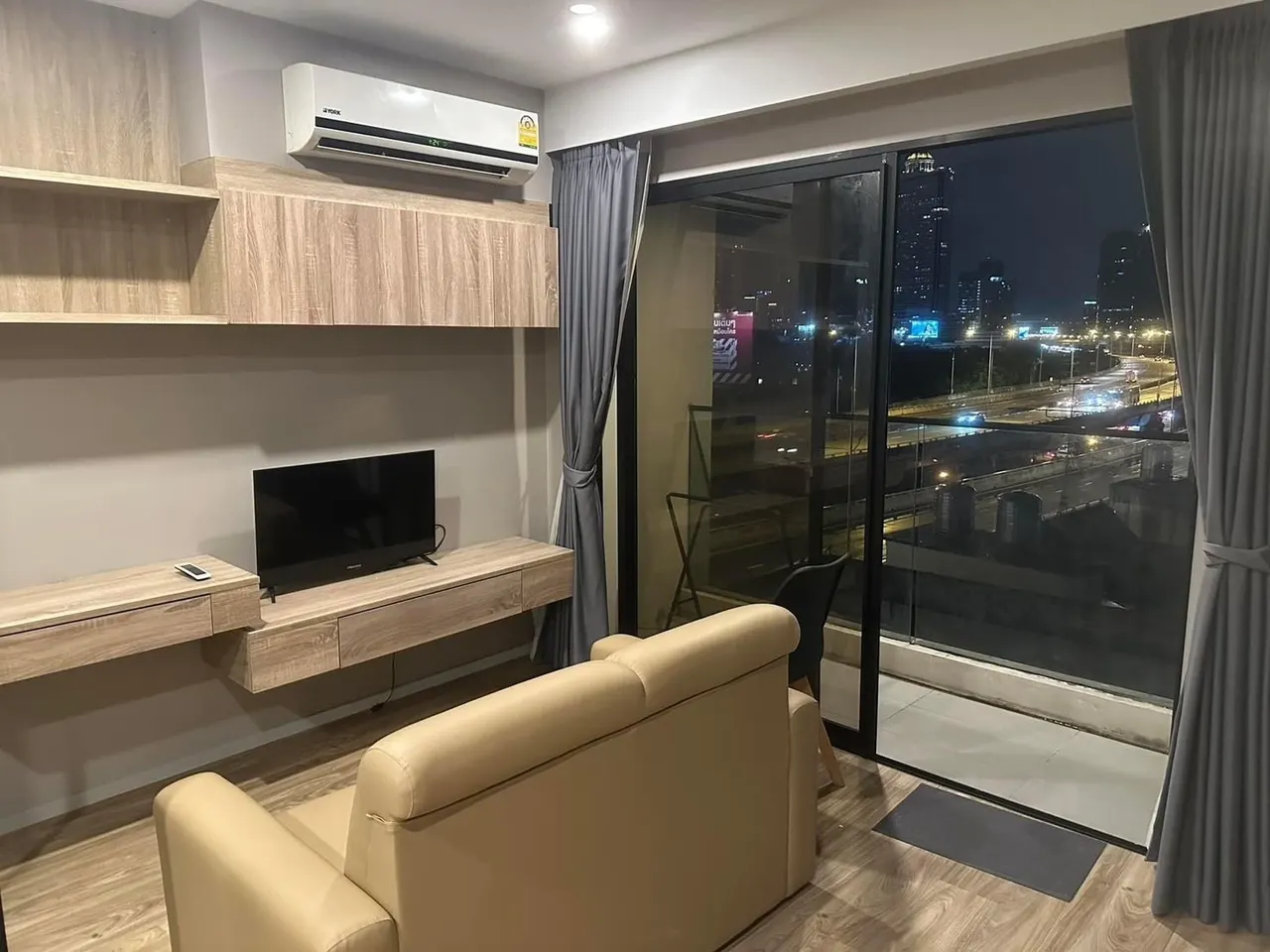 Condo · 1 室 · 1 卫 · 32 m²