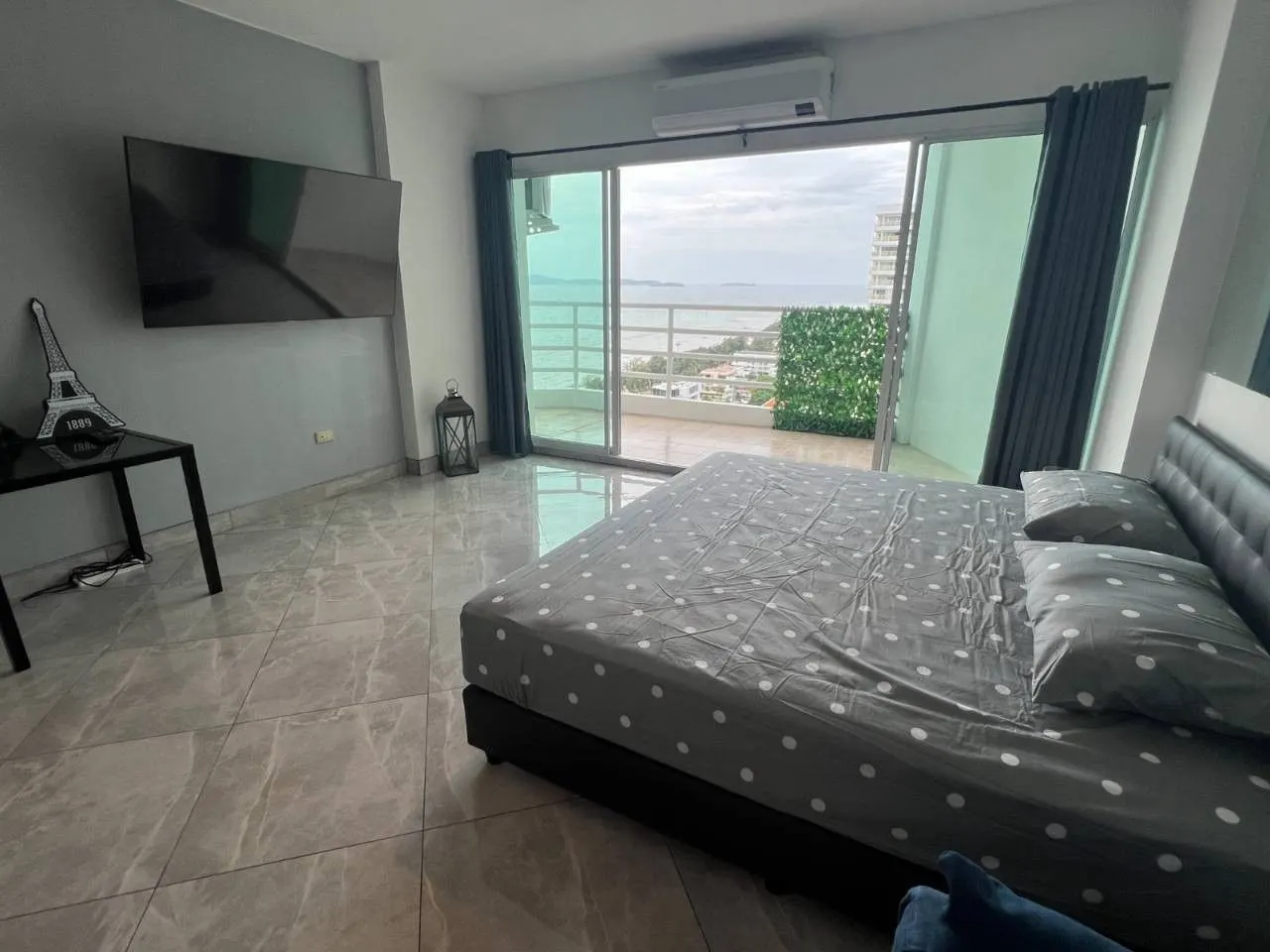 Condo · 1 卫 · 49 m²