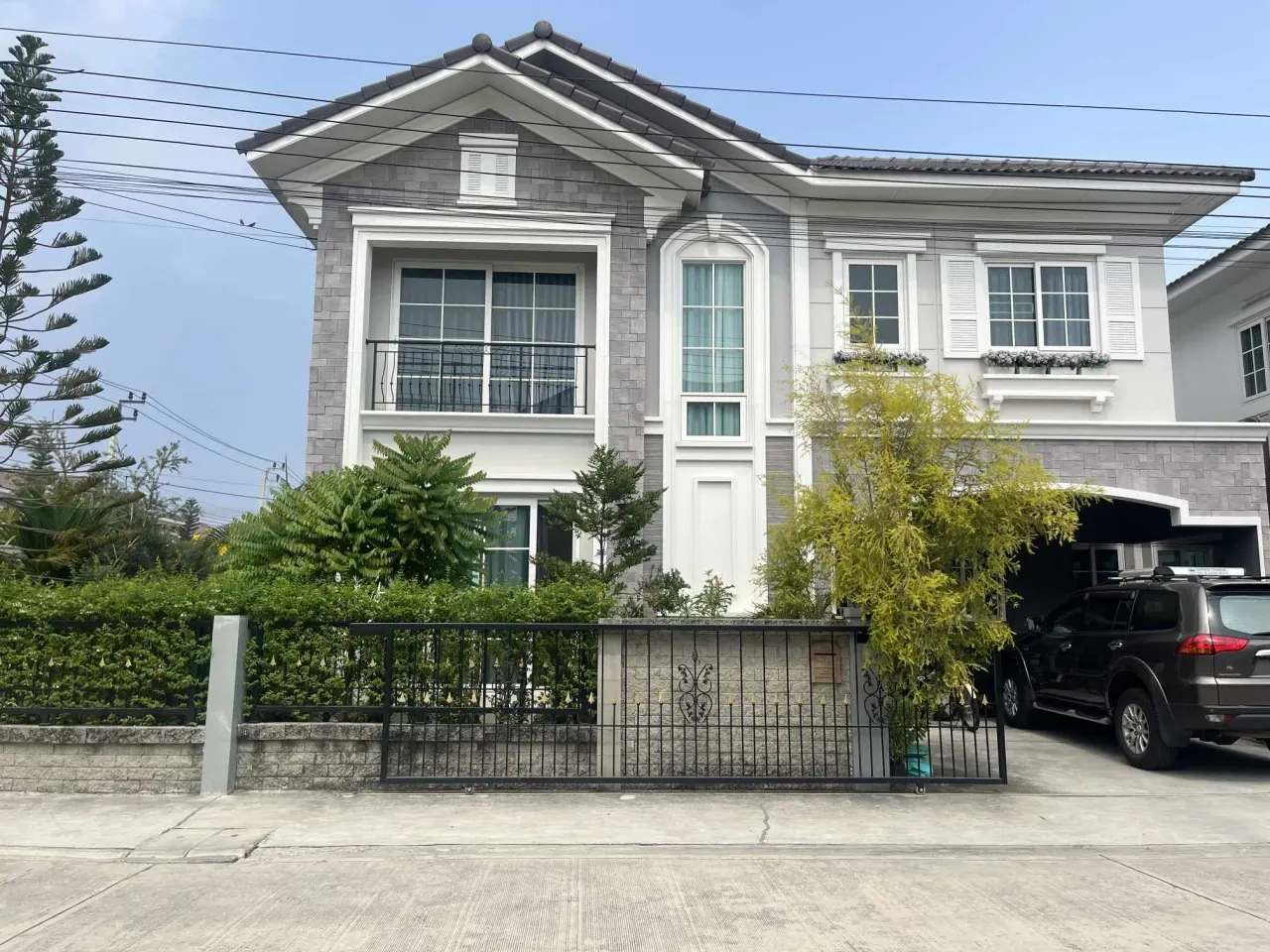 House · 4 室 · 3 卫 · 176 m²