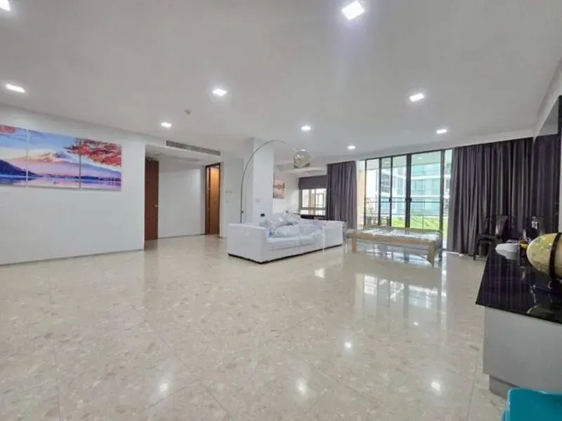 Condo · 3 室 · 3 卫 · 210 m²