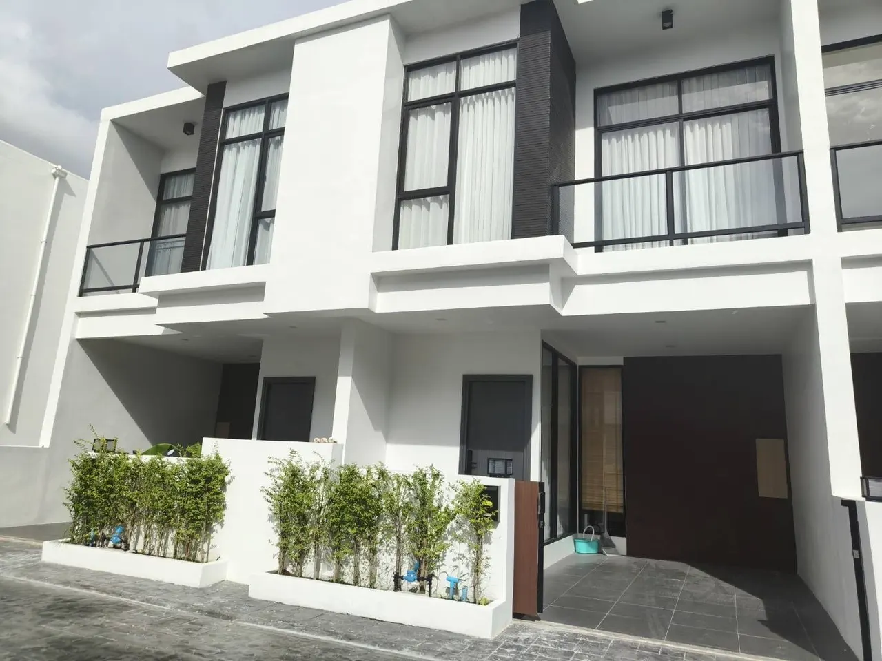 Apartment · 4 室 · 3 卫 · 181 m²