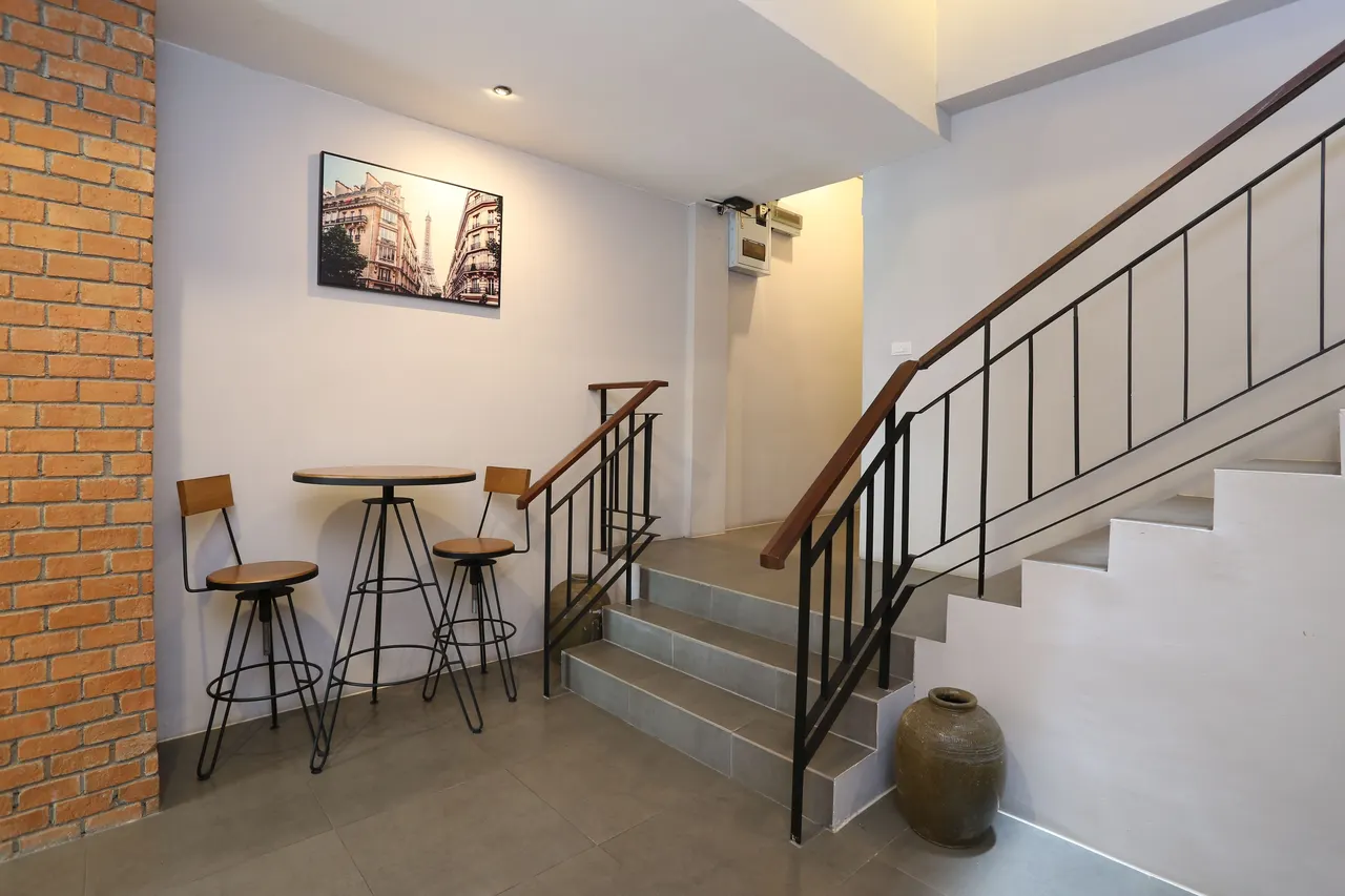 Office · 320 m²