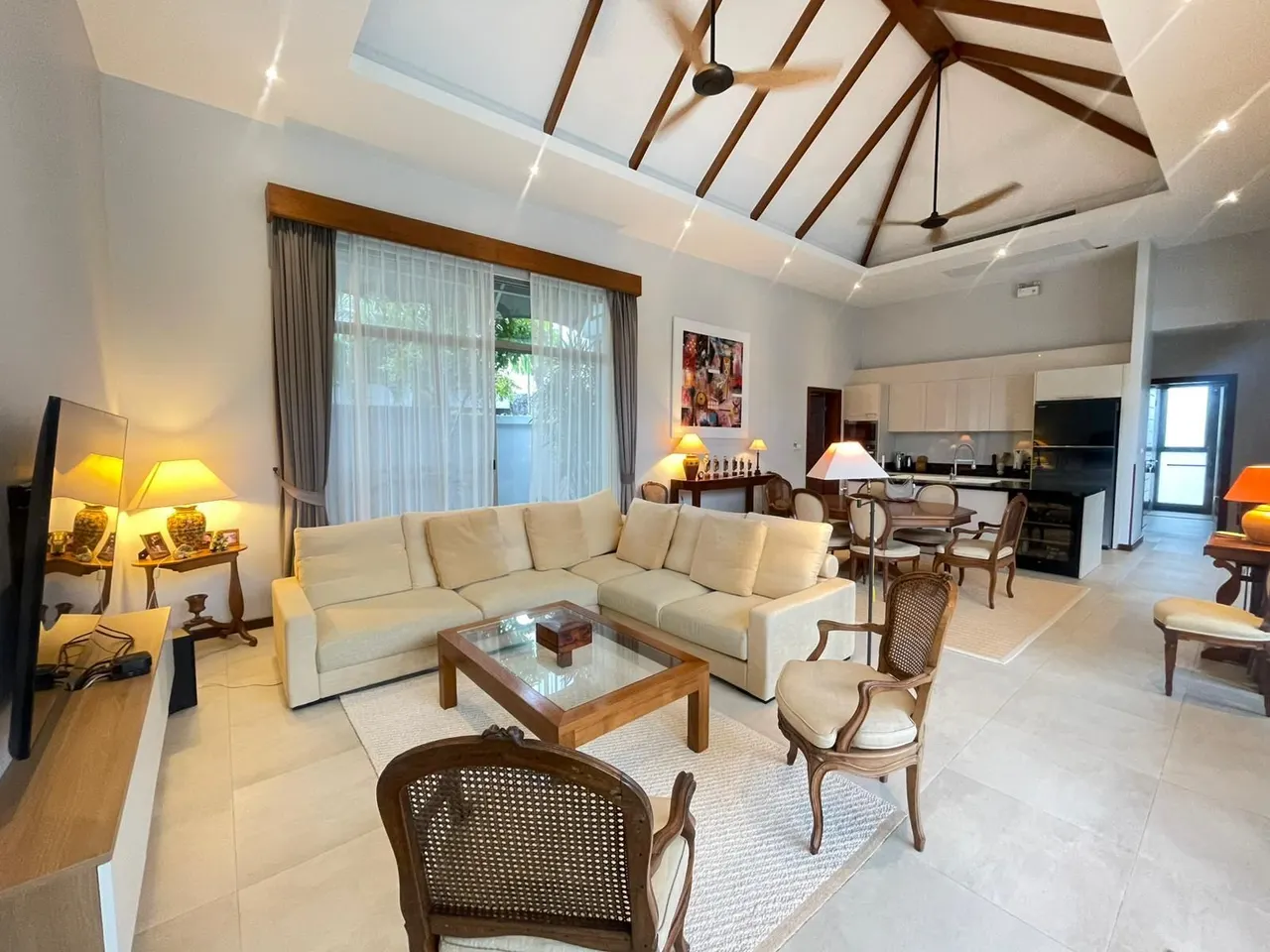 Villa · 4 室 · 4 卫 · 280 m²
