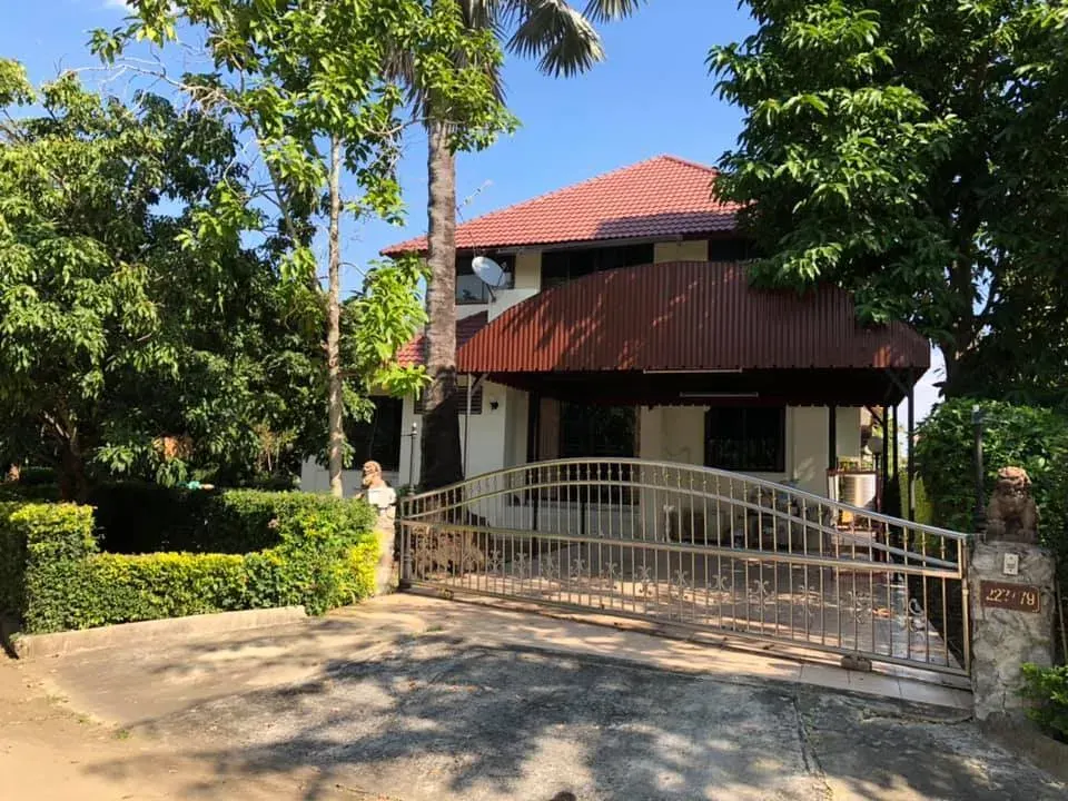 3 сп. · 3 ванн. · 290 m²