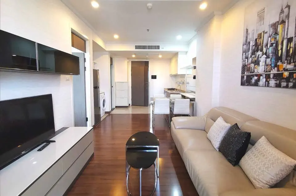 Condo · 1 bd · 1 ba · 51 m²