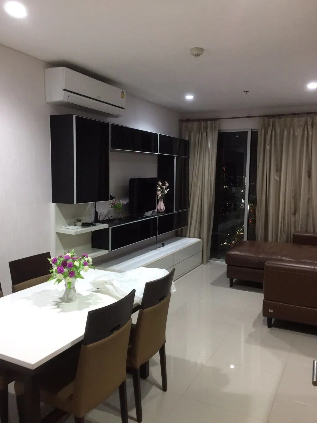Condo · 1 bd · 1 ba · 53 m²