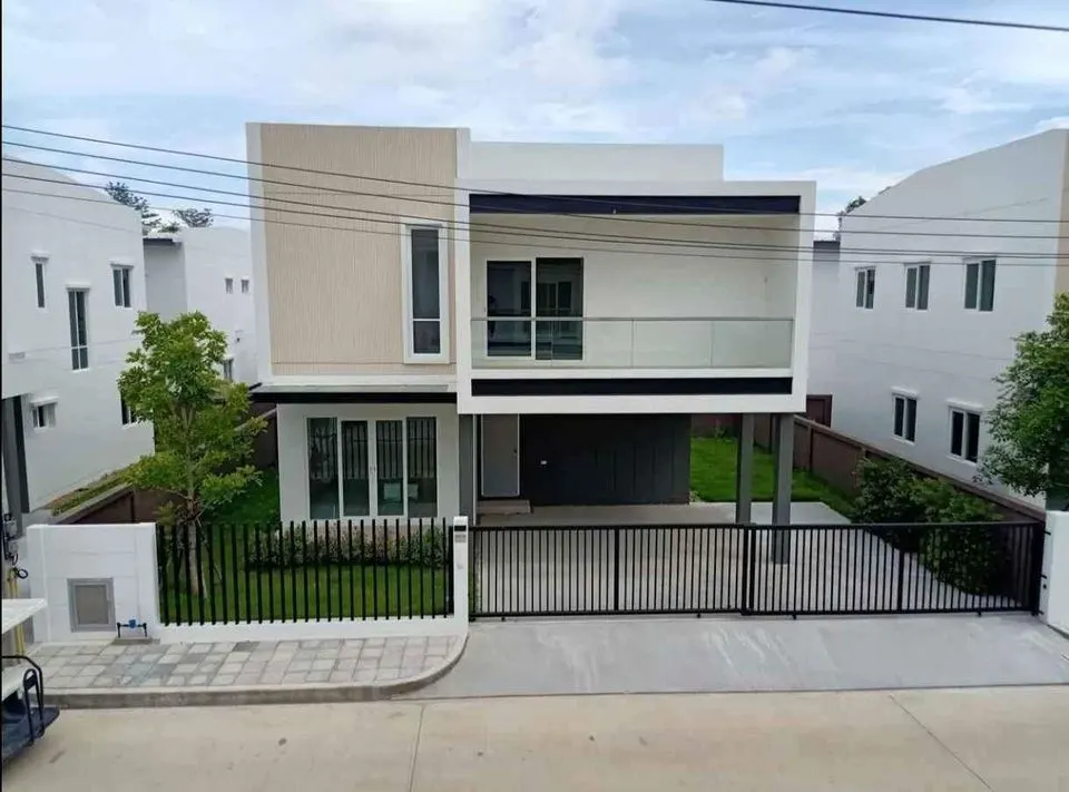 House · 4 ห้องนอน · 3 ห้องน้ำ · 235 m²