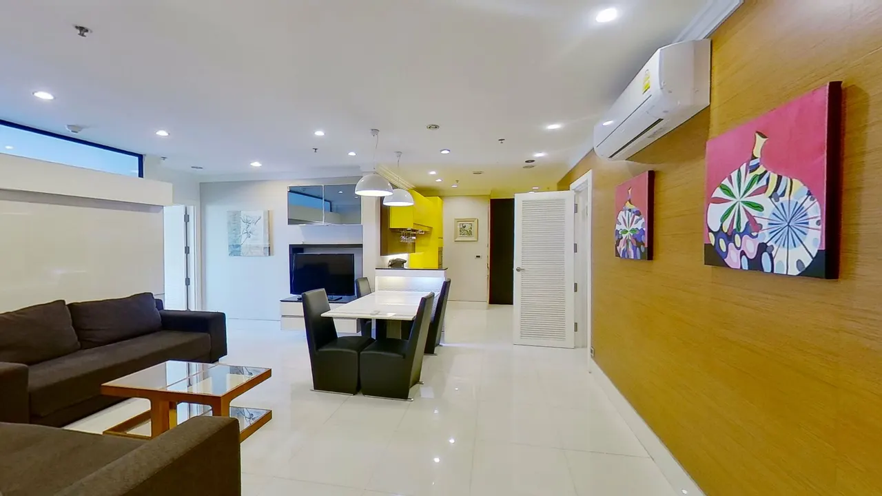 Condo · 2 bd · 2 ba · 166 m²