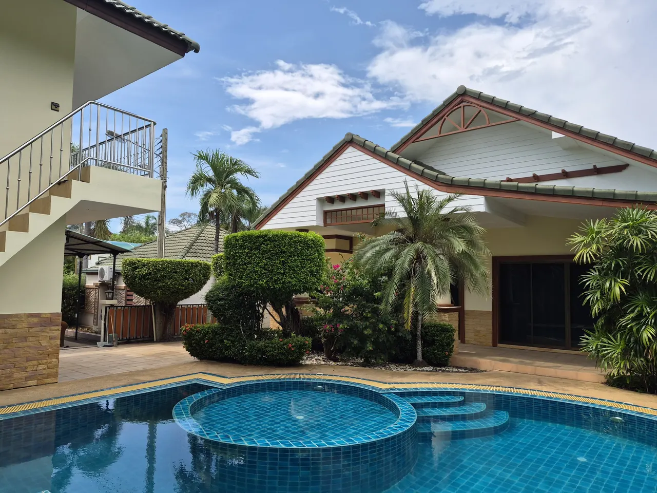 4 ch. · 2 sdb · 151 m²