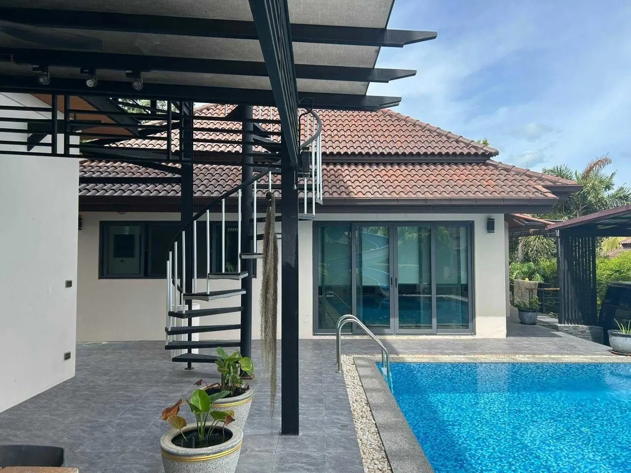 3 ch. · 3 sdb · 192 m²
