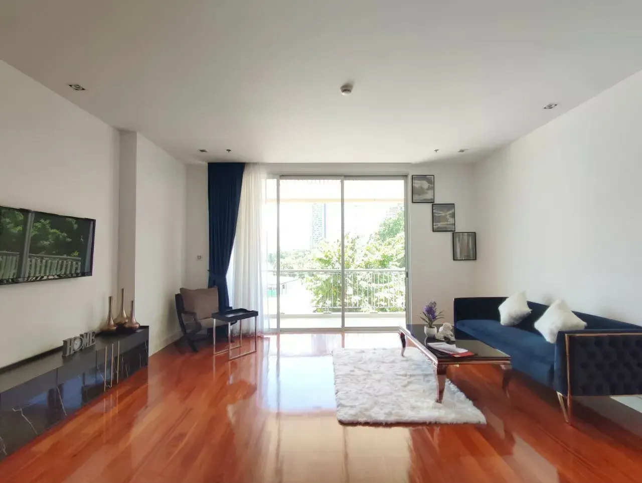 Condo · 1 bd · 2 ba · 92 m²