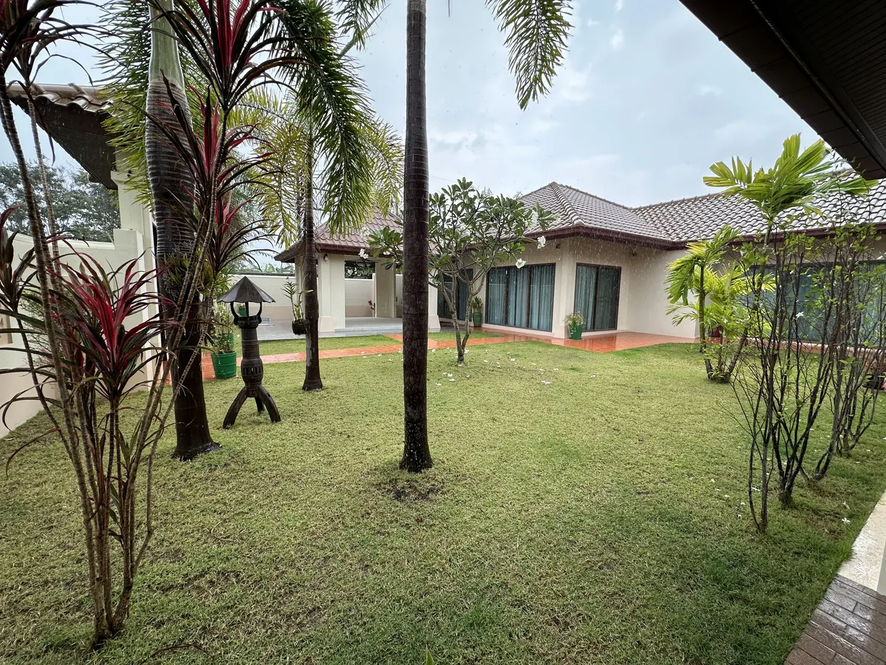 House · 3 ห้องนอน · 3 ห้องน้ำ · 205 m²