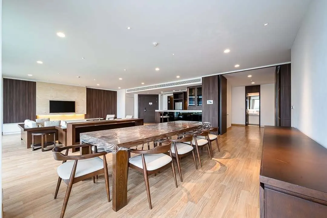 3 ch. · 5 sdb · 285 m²