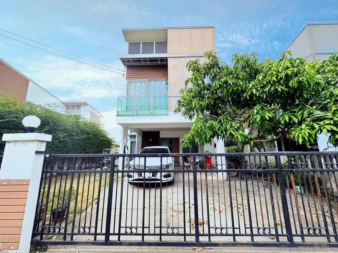 House · 3 ch. · 2 sdb · 200 m²