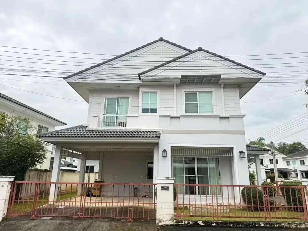 House · 3 bd · 3 ba · 252 m²