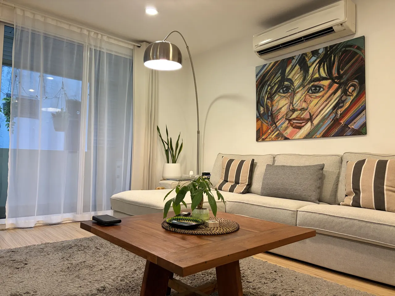 2 bd · 2 ba · 100 m²
