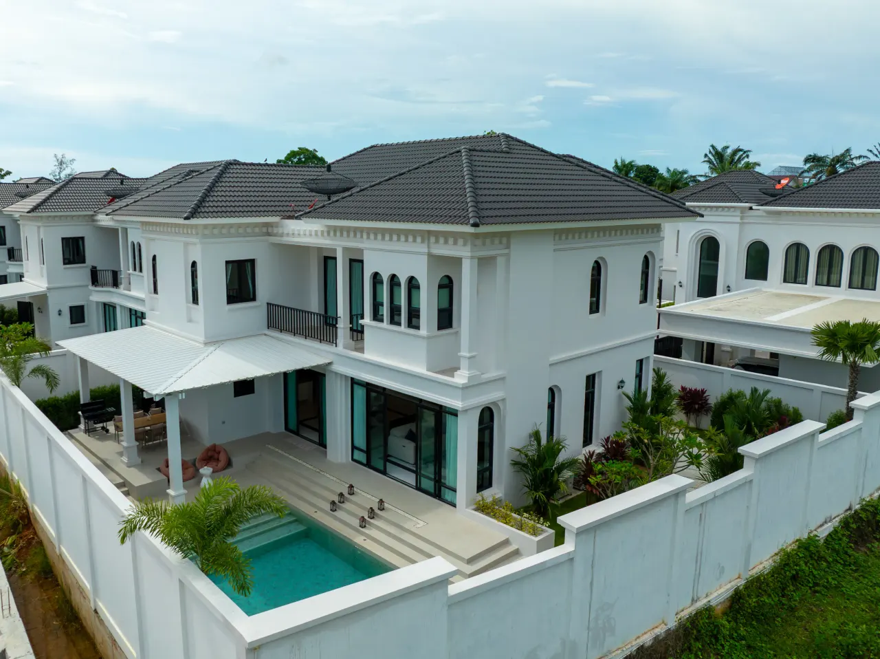 Villa · 3 ห้องนอน · 3 ห้องน้ำ · 370 m²