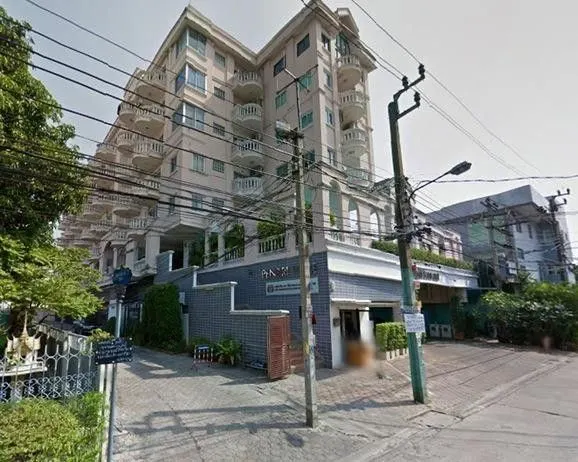 Pensiri Place