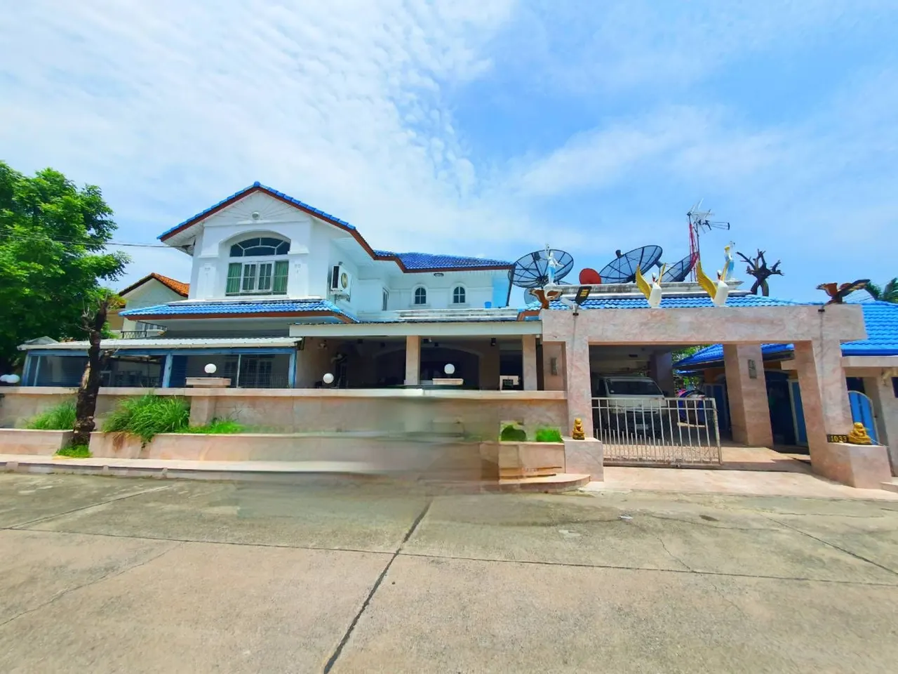 House · 5 сп. · 3 ванн. · 24 m²