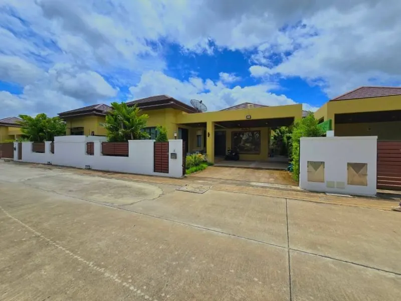 House · 3 室 · 3 卫 · 296 m²