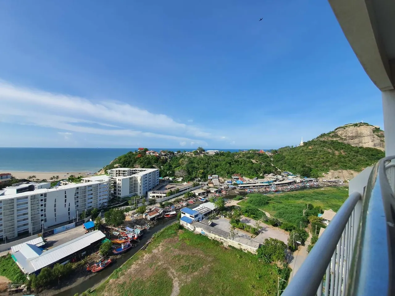 Jamjuree Condo