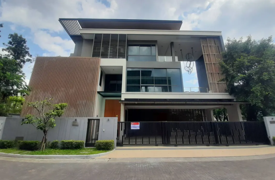 House · 5 室 · 6 卫 · 560 m²